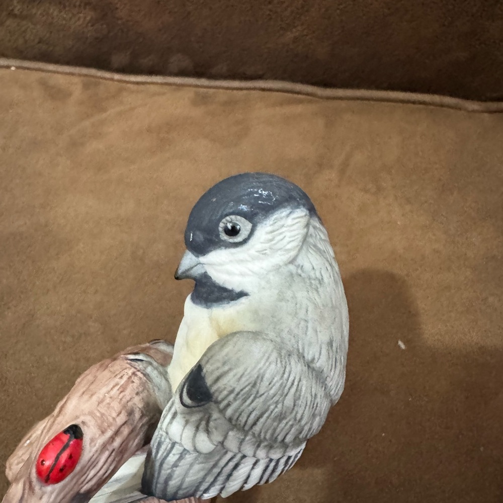 Boehm Figurine Vintage Chickadee On Branch with Ladybug #40257 Made USA Nature - Picture 2 of 9